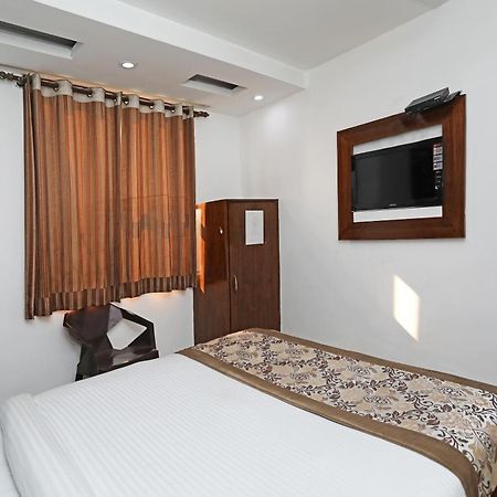 OYO 8933 Hotel CG International Neu-Delhi Exterior foto