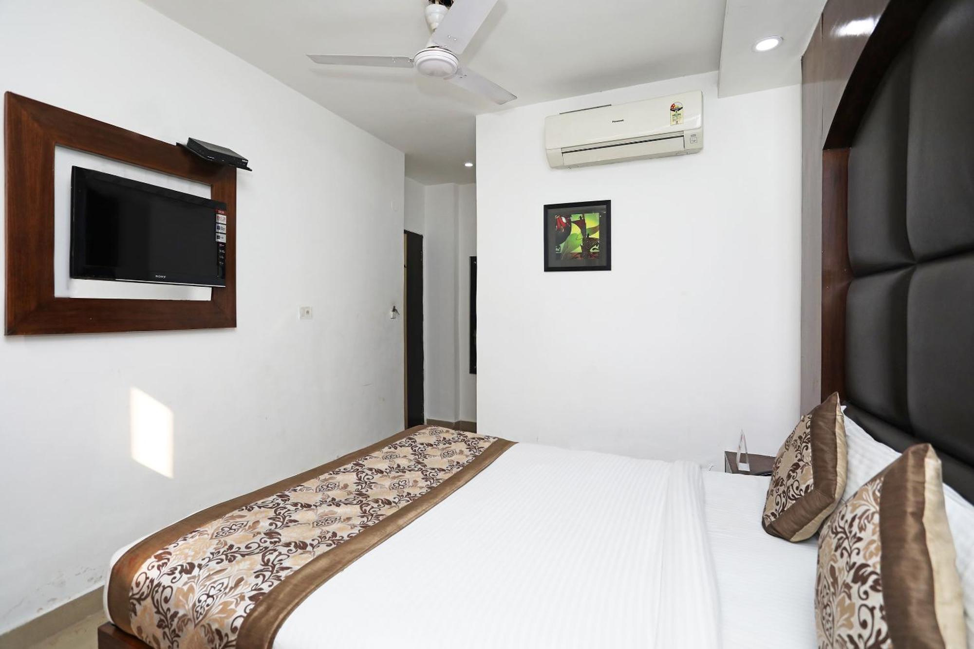 OYO 8933 Hotel CG International Neu-Delhi Exterior foto